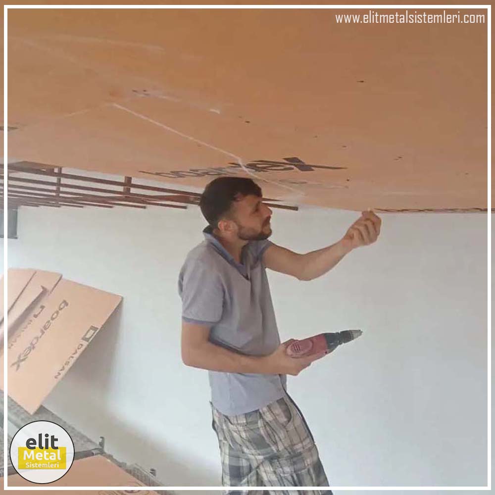 alüminyum çit sistemleri, alüminyum merdiven bariyeri, balkon alüminyum panel, paslanmaz alüminyum güvenlik, dayanıklı alüminyum korkuluk profili, cam panel balkon korkuluğu, temperli cam merdiven paneli, şeffaf cam güvenlik bariyeri, paslanmaz cam bağlantı elemanları, dekoratif cam panel çözümleri, ferforje balkon bariyeri, el işçiliği ferforje panel, özel tasarım ferforje güvenlik, ferforje dış alan koruma, dayanıklı ferforje çit, lazer kesim metal panel, desenli lazer kesim korkuluk, lazer teknoloji ile üretilmiş korkuluk, özel motifli lazer panel, dekoratif lazer metal bariyer, galvaniz mesh panel çit, sanayi tipi mesh güvenlik, tel örgü panel uygulaması, otopark güvenlik paneli, balkon tel panel çözümü, pleksi merdiven paneli, şeffaf pleksi bariyer, dayanıklı pleksi korkuluk, iç mekân pleksi uygulaması, alüminyum duvar tutamaç, merdiven alüminyum tutamak, dayanıklı duvar destek aparatı, motorlu otomatik tente sistemi, açılır kapanır pergole uygulaması, uzaktan kumandalı pergole, motorlu kepenk sistemi, güvenlikli otomatik kepenk, alüminyum çerçeveli kış bahçesi, camlı teras kış bahçesi, kompozit panel dış cephe, alüminyum kaplamalı kompozit panel