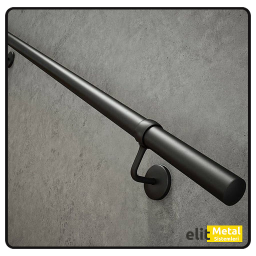 alüminyum duvar tutamacı sistemleri, merdiven alüminyum tutamaç, güvenlik amaçlı duvar tutamaç, paslanmaz alüminyum tutamaç, dayanıklı duvar destek aparatı, iç mekân alüminyum tutamaç montajı, dekoratif duvar tutamaç çözümleri, estetik alüminyum tutamak, merdiven güvenlik tutamaçları, alüminyum tırabzan tutamacı, özel ölçü duvar tutamaçları, hafif alüminyum tutamaç profili, duvar montaj alüminyum sistemleri, el ile kavrama tutamaçları, bina içi güvenlik tutamaç, alüminyum tutamaç aksesuarları, uzun ömürlü duvar tutamacı, kolay montaj alüminyum tutamaç, modern görünüm duvar tutamaç, alüminyum merdiven destek sistemi