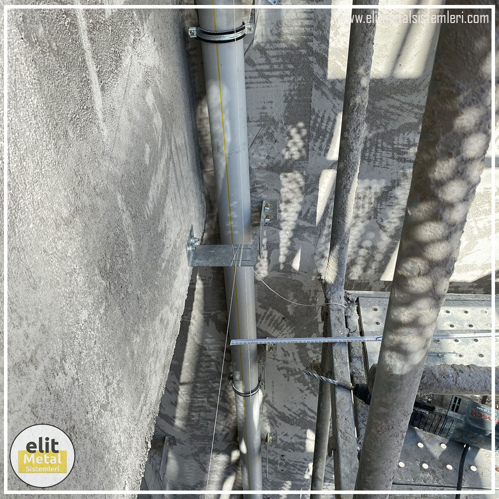 alüminyum çit sistemleri, alüminyum merdiven bariyeri, balkon alüminyum panel, paslanmaz alüminyum güvenlik, dayanıklı alüminyum korkuluk profili, cam panel balkon korkuluğu, temperli cam merdiven paneli, şeffaf cam güvenlik bariyeri, paslanmaz cam bağlantı elemanları, dekoratif cam panel çözümleri, ferforje balkon bariyeri, el işçiliği ferforje panel, özel tasarım ferforje güvenlik, ferforje dış alan koruma, dayanıklı ferforje çit, lazer kesim metal panel, desenli lazer kesim korkuluk, lazer teknoloji ile üretilmiş korkuluk, özel motifli lazer panel, dekoratif lazer metal bariyer, galvaniz mesh panel çit, sanayi tipi mesh güvenlik, tel örgü panel uygulaması, otopark güvenlik paneli, balkon tel panel çözümü, pleksi merdiven paneli, şeffaf pleksi bariyer, dayanıklı pleksi korkuluk, iç mekân pleksi uygulaması, alüminyum duvar tutamaç, merdiven alüminyum tutamak, dayanıklı duvar destek aparatı, motorlu otomatik tente sistemi, açılır kapanır pergole uygulaması, uzaktan kumandalı pergole, motorlu kepenk sistemi, güvenlikli otomatik kepenk, alüminyum çerçeveli kış bahçesi, camlı teras kış bahçesi, kompozit panel dış cephe, alüminyum kaplamalı kompozit panel