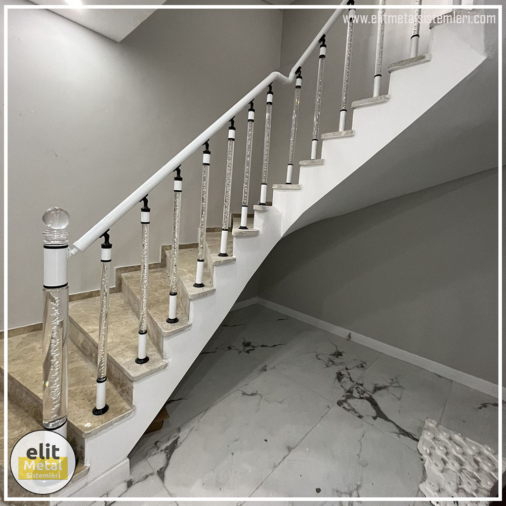 alüminyum çit sistemleri, alüminyum merdiven bariyeri, balkon alüminyum panel, paslanmaz alüminyum güvenlik, dayanıklı alüminyum korkuluk profili, cam panel balkon korkuluğu, temperli cam merdiven paneli, şeffaf cam güvenlik bariyeri, paslanmaz cam bağlantı elemanları, dekoratif cam panel çözümleri, ferforje balkon bariyeri, el işçiliği ferforje panel, özel tasarım ferforje güvenlik, ferforje dış alan koruma, dayanıklı ferforje çit, lazer kesim metal panel, desenli lazer kesim korkuluk, lazer teknoloji ile üretilmiş korkuluk, özel motifli lazer panel, dekoratif lazer metal bariyer, galvaniz mesh panel çit, sanayi tipi mesh güvenlik, tel örgü panel uygulaması, otopark güvenlik paneli, balkon tel panel çözümü, pleksi merdiven paneli, şeffaf pleksi bariyer, dayanıklı pleksi korkuluk, iç mekân pleksi uygulaması, alüminyum duvar tutamaç, merdiven alüminyum tutamak, dayanıklı duvar destek aparatı, motorlu otomatik tente sistemi, açılır kapanır pergole uygulaması, uzaktan kumandalı pergole, motorlu kepenk sistemi, güvenlikli otomatik kepenk, alüminyum çerçeveli kış bahçesi, camlı teras kış bahçesi, kompozit panel dış cephe, alüminyum kaplamalı kompozit panel