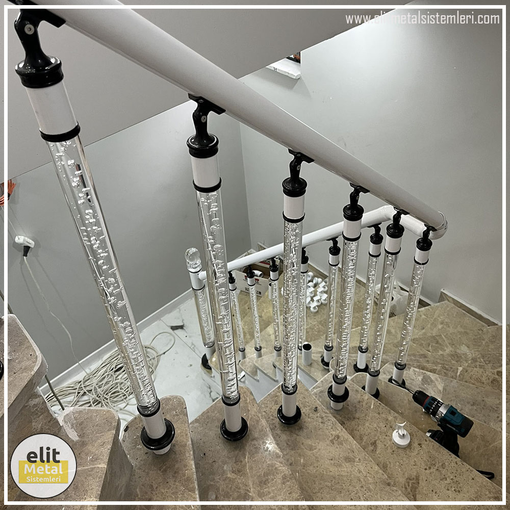 alüminyum çit sistemleri, alüminyum merdiven bariyeri, balkon alüminyum panel, paslanmaz alüminyum güvenlik, dayanıklı alüminyum korkuluk profili, cam panel balkon korkuluğu, temperli cam merdiven paneli, şeffaf cam güvenlik bariyeri, paslanmaz cam bağlantı elemanları, dekoratif cam panel çözümleri, ferforje balkon bariyeri, el işçiliği ferforje panel, özel tasarım ferforje güvenlik, ferforje dış alan koruma, dayanıklı ferforje çit, lazer kesim metal panel, desenli lazer kesim korkuluk, lazer teknoloji ile üretilmiş korkuluk, özel motifli lazer panel, dekoratif lazer metal bariyer, galvaniz mesh panel çit, sanayi tipi mesh güvenlik, tel örgü panel uygulaması, otopark güvenlik paneli, balkon tel panel çözümü, pleksi merdiven paneli, şeffaf pleksi bariyer, dayanıklı pleksi korkuluk, iç mekân pleksi uygulaması, alüminyum duvar tutamaç, merdiven alüminyum tutamak, dayanıklı duvar destek aparatı, motorlu otomatik tente sistemi, açılır kapanır pergole uygulaması, uzaktan kumandalı pergole, motorlu kepenk sistemi, güvenlikli otomatik kepenk, alüminyum çerçeveli kış bahçesi, camlı teras kış bahçesi, kompozit panel dış cephe, alüminyum kaplamalı kompozit panel