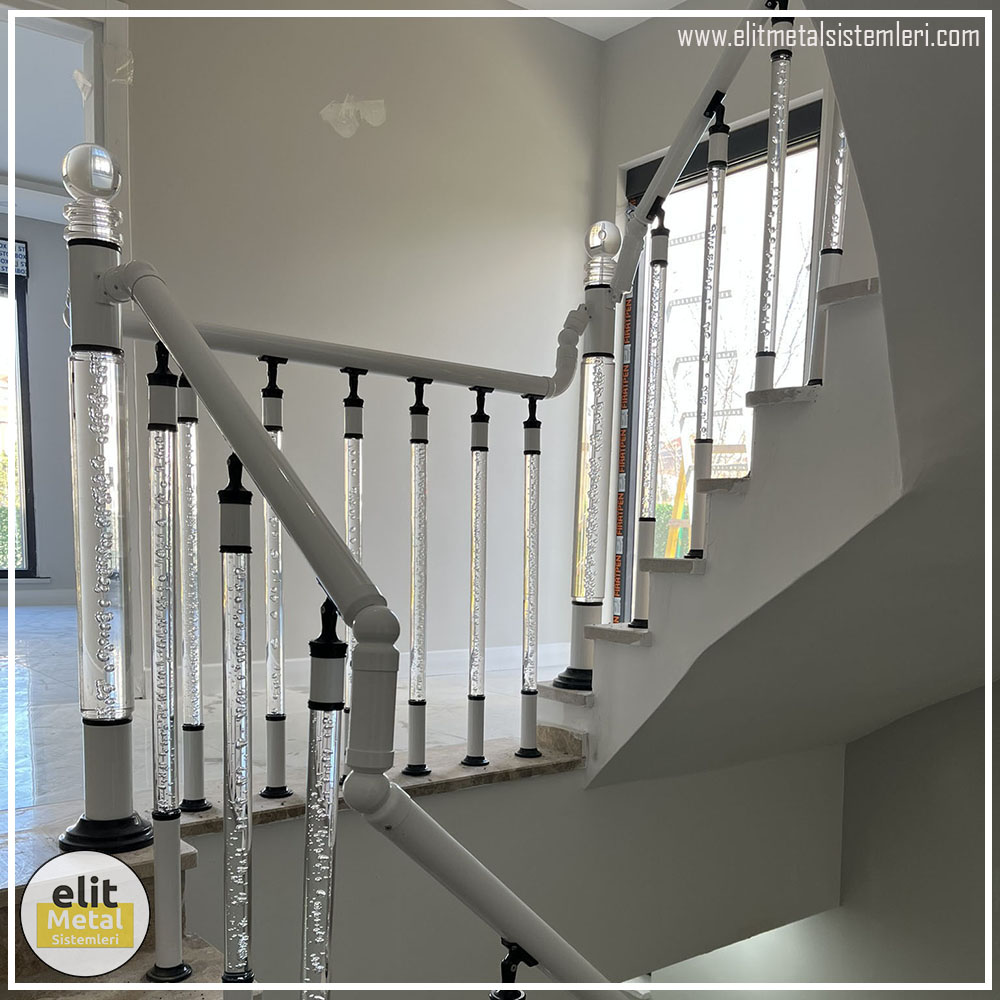 alüminyum çit sistemleri, alüminyum merdiven bariyeri, balkon alüminyum panel, paslanmaz alüminyum güvenlik, dayanıklı alüminyum korkuluk profili, cam panel balkon korkuluğu, temperli cam merdiven paneli, şeffaf cam güvenlik bariyeri, paslanmaz cam bağlantı elemanları, dekoratif cam panel çözümleri, ferforje balkon bariyeri, el işçiliği ferforje panel, özel tasarım ferforje güvenlik, ferforje dış alan koruma, dayanıklı ferforje çit, lazer kesim metal panel, desenli lazer kesim korkuluk, lazer teknoloji ile üretilmiş korkuluk, özel motifli lazer panel, dekoratif lazer metal bariyer, galvaniz mesh panel çit, sanayi tipi mesh güvenlik, tel örgü panel uygulaması, otopark güvenlik paneli, balkon tel panel çözümü, pleksi merdiven paneli, şeffaf pleksi bariyer, dayanıklı pleksi korkuluk, iç mekân pleksi uygulaması, alüminyum duvar tutamaç, merdiven alüminyum tutamak, dayanıklı duvar destek aparatı, motorlu otomatik tente sistemi, açılır kapanır pergole uygulaması, uzaktan kumandalı pergole, motorlu kepenk sistemi, güvenlikli otomatik kepenk, alüminyum çerçeveli kış bahçesi, camlı teras kış bahçesi, kompozit panel dış cephe, alüminyum kaplamalı kompozit panel