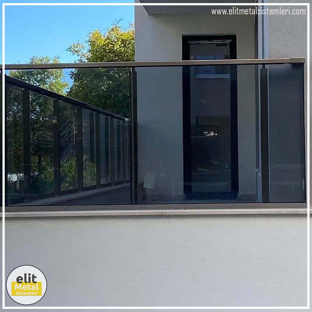 alüminyum çit sistemleri, alüminyum merdiven bariyeri, balkon alüminyum panel, paslanmaz alüminyum güvenlik, dayanıklı alüminyum korkuluk profili, cam panel balkon korkuluğu, temperli cam merdiven paneli, şeffaf cam güvenlik bariyeri, paslanmaz cam bağlantı elemanları, dekoratif cam panel çözümleri, ferforje balkon bariyeri, el işçiliği ferforje panel, özel tasarım ferforje güvenlik, ferforje dış alan koruma, dayanıklı ferforje çit, lazer kesim metal panel, desenli lazer kesim korkuluk, lazer teknoloji ile üretilmiş korkuluk, özel motifli lazer panel, dekoratif lazer metal bariyer, galvaniz mesh panel çit, sanayi tipi mesh güvenlik, tel örgü panel uygulaması, otopark güvenlik paneli, balkon tel panel çözümü, pleksi merdiven paneli, şeffaf pleksi bariyer, dayanıklı pleksi korkuluk, iç mekân pleksi uygulaması, alüminyum duvar tutamaç, merdiven alüminyum tutamak, dayanıklı duvar destek aparatı, motorlu otomatik tente sistemi, açılır kapanır pergole uygulaması, uzaktan kumandalı pergole, motorlu kepenk sistemi, güvenlikli otomatik kepenk, alüminyum çerçeveli kış bahçesi, camlı teras kış bahçesi, kompozit panel dış cephe, alüminyum kaplamalı kompozit panel
