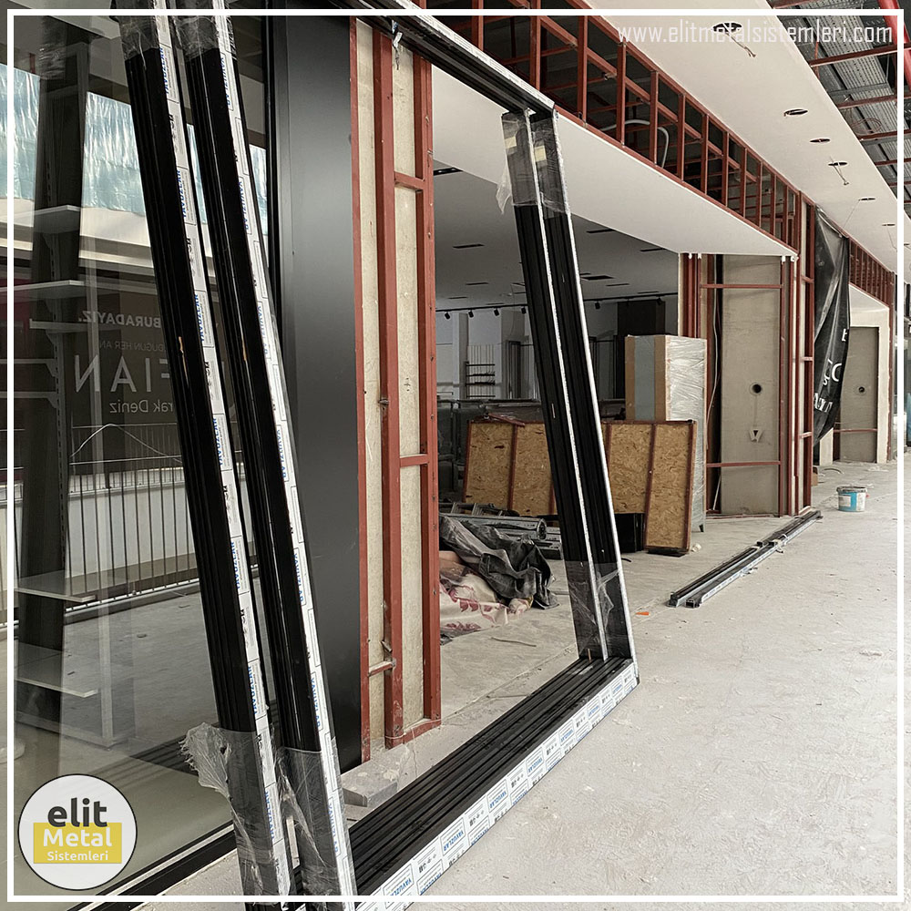 alüminyum çit sistemleri, alüminyum merdiven bariyeri, balkon alüminyum panel, paslanmaz alüminyum güvenlik, dayanıklı alüminyum korkuluk profili, cam panel balkon korkuluğu, temperli cam merdiven paneli, şeffaf cam güvenlik bariyeri, paslanmaz cam bağlantı elemanları, dekoratif cam panel çözümleri, ferforje balkon bariyeri, el işçiliği ferforje panel, özel tasarım ferforje güvenlik, ferforje dış alan koruma, dayanıklı ferforje çit, lazer kesim metal panel, desenli lazer kesim korkuluk, lazer teknoloji ile üretilmiş korkuluk, özel motifli lazer panel, dekoratif lazer metal bariyer, galvaniz mesh panel çit, sanayi tipi mesh güvenlik, tel örgü panel uygulaması, otopark güvenlik paneli, balkon tel panel çözümü, pleksi merdiven paneli, şeffaf pleksi bariyer, dayanıklı pleksi korkuluk, iç mekân pleksi uygulaması, alüminyum duvar tutamaç, merdiven alüminyum tutamak, dayanıklı duvar destek aparatı, motorlu otomatik tente sistemi, açılır kapanır pergole uygulaması, uzaktan kumandalı pergole, motorlu kepenk sistemi, güvenlikli otomatik kepenk, alüminyum çerçeveli kış bahçesi, camlı teras kış bahçesi, kompozit panel dış cephe, alüminyum kaplamalı kompozit panel