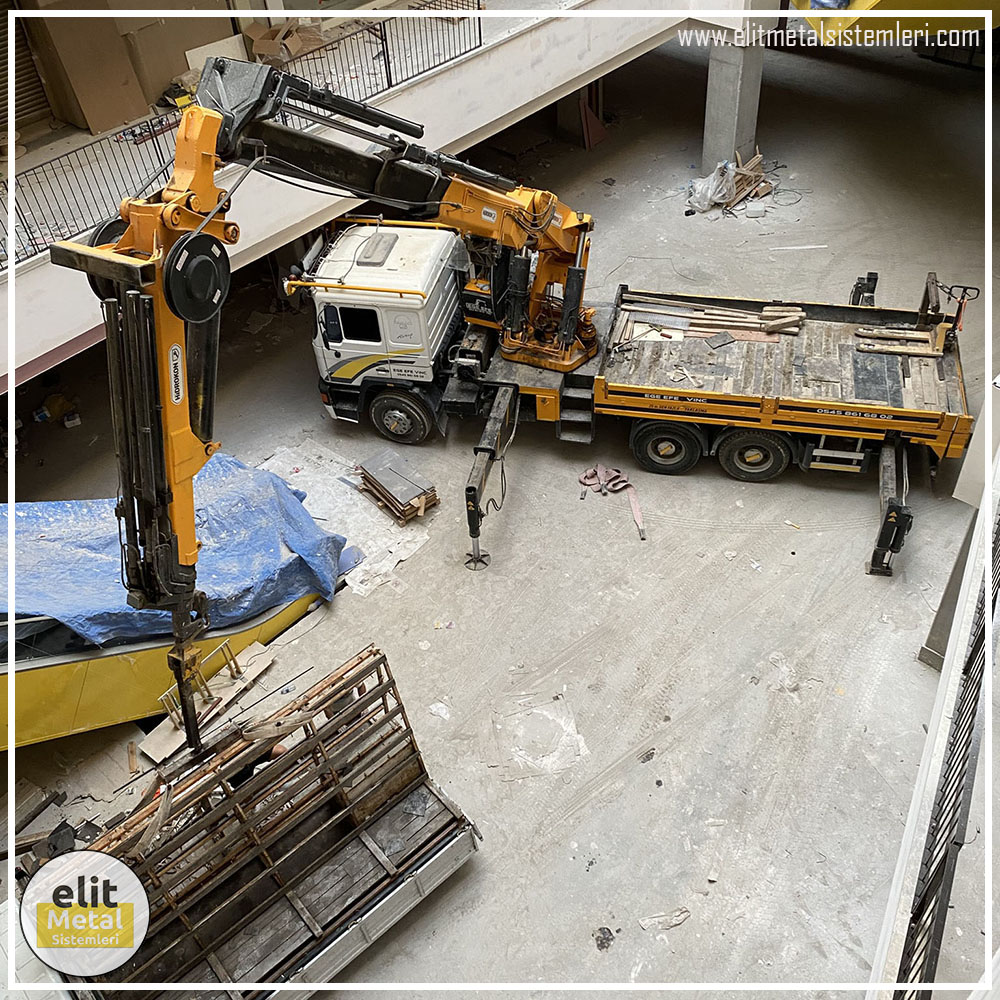 alüminyum çit sistemleri, alüminyum merdiven bariyeri, balkon alüminyum panel, paslanmaz alüminyum güvenlik, dayanıklı alüminyum korkuluk profili, cam panel balkon korkuluğu, temperli cam merdiven paneli, şeffaf cam güvenlik bariyeri, paslanmaz cam bağlantı elemanları, dekoratif cam panel çözümleri, ferforje balkon bariyeri, el işçiliği ferforje panel, özel tasarım ferforje güvenlik, ferforje dış alan koruma, dayanıklı ferforje çit, lazer kesim metal panel, desenli lazer kesim korkuluk, lazer teknoloji ile üretilmiş korkuluk, özel motifli lazer panel, dekoratif lazer metal bariyer, galvaniz mesh panel çit, sanayi tipi mesh güvenlik, tel örgü panel uygulaması, otopark güvenlik paneli, balkon tel panel çözümü, pleksi merdiven paneli, şeffaf pleksi bariyer, dayanıklı pleksi korkuluk, iç mekân pleksi uygulaması, alüminyum duvar tutamaç, merdiven alüminyum tutamak, dayanıklı duvar destek aparatı, motorlu otomatik tente sistemi, açılır kapanır pergole uygulaması, uzaktan kumandalı pergole, motorlu kepenk sistemi, güvenlikli otomatik kepenk, alüminyum çerçeveli kış bahçesi, camlı teras kış bahçesi, kompozit panel dış cephe, alüminyum kaplamalı kompozit panel