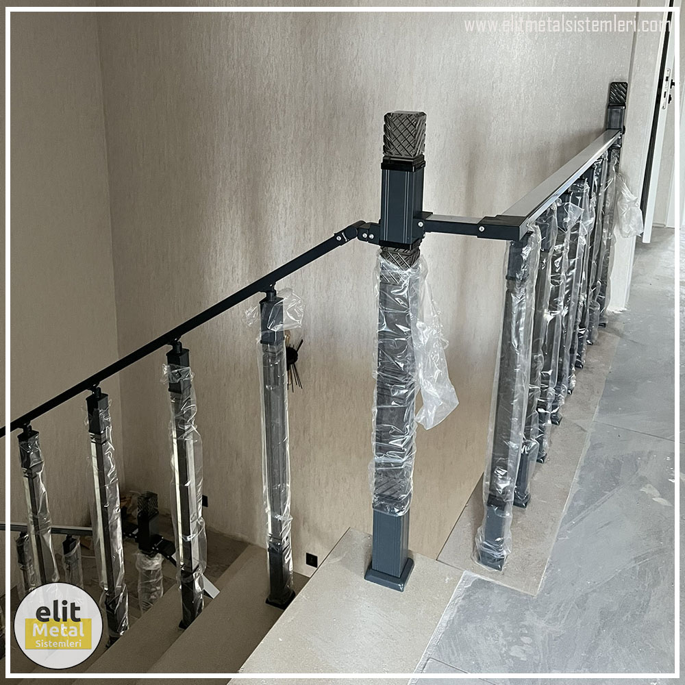 alüminyum çit sistemleri, alüminyum merdiven bariyeri, balkon alüminyum panel, paslanmaz alüminyum güvenlik, dayanıklı alüminyum korkuluk profili, cam panel balkon korkuluğu, temperli cam merdiven paneli, şeffaf cam güvenlik bariyeri, paslanmaz cam bağlantı elemanları, dekoratif cam panel çözümleri, ferforje balkon bariyeri, el işçiliği ferforje panel, özel tasarım ferforje güvenlik, ferforje dış alan koruma, dayanıklı ferforje çit, lazer kesim metal panel, desenli lazer kesim korkuluk, lazer teknoloji ile üretilmiş korkuluk, özel motifli lazer panel, dekoratif lazer metal bariyer, galvaniz mesh panel çit, sanayi tipi mesh güvenlik, tel örgü panel uygulaması, otopark güvenlik paneli, balkon tel panel çözümü, pleksi merdiven paneli, şeffaf pleksi bariyer, dayanıklı pleksi korkuluk, iç mekân pleksi uygulaması, alüminyum duvar tutamaç, merdiven alüminyum tutamak, dayanıklı duvar destek aparatı, motorlu otomatik tente sistemi, açılır kapanır pergole uygulaması, uzaktan kumandalı pergole, motorlu kepenk sistemi, güvenlikli otomatik kepenk, alüminyum çerçeveli kış bahçesi, camlı teras kış bahçesi, kompozit panel dış cephe, alüminyum kaplamalı kompozit panel