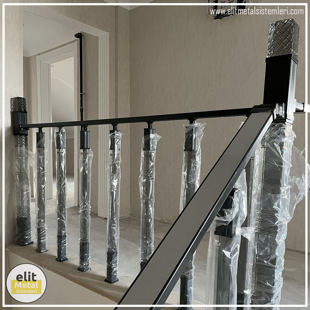 alüminyum çit sistemleri, alüminyum merdiven bariyeri, balkon alüminyum panel, paslanmaz alüminyum güvenlik, dayanıklı alüminyum korkuluk profili, cam panel balkon korkuluğu, temperli cam merdiven paneli, şeffaf cam güvenlik bariyeri, paslanmaz cam bağlantı elemanları, dekoratif cam panel çözümleri, ferforje balkon bariyeri, el işçiliği ferforje panel, özel tasarım ferforje güvenlik, ferforje dış alan koruma, dayanıklı ferforje çit, lazer kesim metal panel, desenli lazer kesim korkuluk, lazer teknoloji ile üretilmiş korkuluk, özel motifli lazer panel, dekoratif lazer metal bariyer, galvaniz mesh panel çit, sanayi tipi mesh güvenlik, tel örgü panel uygulaması, otopark güvenlik paneli, balkon tel panel çözümü, pleksi merdiven paneli, şeffaf pleksi bariyer, dayanıklı pleksi korkuluk, iç mekân pleksi uygulaması, alüminyum duvar tutamaç, merdiven alüminyum tutamak, dayanıklı duvar destek aparatı, motorlu otomatik tente sistemi, açılır kapanır pergole uygulaması, uzaktan kumandalı pergole, motorlu kepenk sistemi, güvenlikli otomatik kepenk, alüminyum çerçeveli kış bahçesi, camlı teras kış bahçesi, kompozit panel dış cephe, alüminyum kaplamalı kompozit panel