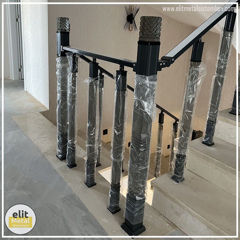 alüminyum çit sistemleri, alüminyum merdiven bariyeri, balkon alüminyum panel, paslanmaz alüminyum güvenlik, dayanıklı alüminyum korkuluk profili, cam panel balkon korkuluğu, temperli cam merdiven paneli, şeffaf cam güvenlik bariyeri, paslanmaz cam bağlantı elemanları, dekoratif cam panel çözümleri, ferforje balkon bariyeri, el işçiliği ferforje panel, özel tasarım ferforje güvenlik, ferforje dış alan koruma, dayanıklı ferforje çit, lazer kesim metal panel, desenli lazer kesim korkuluk, lazer teknoloji ile üretilmiş korkuluk, özel motifli lazer panel, dekoratif lazer metal bariyer, galvaniz mesh panel çit, sanayi tipi mesh güvenlik, tel örgü panel uygulaması, otopark güvenlik paneli, balkon tel panel çözümü, pleksi merdiven paneli, şeffaf pleksi bariyer, dayanıklı pleksi korkuluk, iç mekân pleksi uygulaması, alüminyum duvar tutamaç, merdiven alüminyum tutamak, dayanıklı duvar destek aparatı, motorlu otomatik tente sistemi, açılır kapanır pergole uygulaması, uzaktan kumandalı pergole, motorlu kepenk sistemi, güvenlikli otomatik kepenk, alüminyum çerçeveli kış bahçesi, camlı teras kış bahçesi, kompozit panel dış cephe, alüminyum kaplamalı kompozit panel