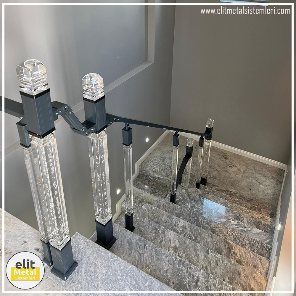 alüminyum çit sistemleri, alüminyum merdiven bariyeri, balkon alüminyum panel, paslanmaz alüminyum güvenlik, dayanıklı alüminyum korkuluk profili, cam panel balkon korkuluğu, temperli cam merdiven paneli, şeffaf cam güvenlik bariyeri, paslanmaz cam bağlantı elemanları, dekoratif cam panel çözümleri, ferforje balkon bariyeri, el işçiliği ferforje panel, özel tasarım ferforje güvenlik, ferforje dış alan koruma, dayanıklı ferforje çit, lazer kesim metal panel, desenli lazer kesim korkuluk, lazer teknoloji ile üretilmiş korkuluk, özel motifli lazer panel, dekoratif lazer metal bariyer, galvaniz mesh panel çit, sanayi tipi mesh güvenlik, tel örgü panel uygulaması, otopark güvenlik paneli, balkon tel panel çözümü, pleksi merdiven paneli, şeffaf pleksi bariyer, dayanıklı pleksi korkuluk, iç mekân pleksi uygulaması, alüminyum duvar tutamaç, merdiven alüminyum tutamak, dayanıklı duvar destek aparatı, motorlu otomatik tente sistemi, açılır kapanır pergole uygulaması, uzaktan kumandalı pergole, motorlu kepenk sistemi, güvenlikli otomatik kepenk, alüminyum çerçeveli kış bahçesi, camlı teras kış bahçesi, kompozit panel dış cephe, alüminyum kaplamalı kompozit panel