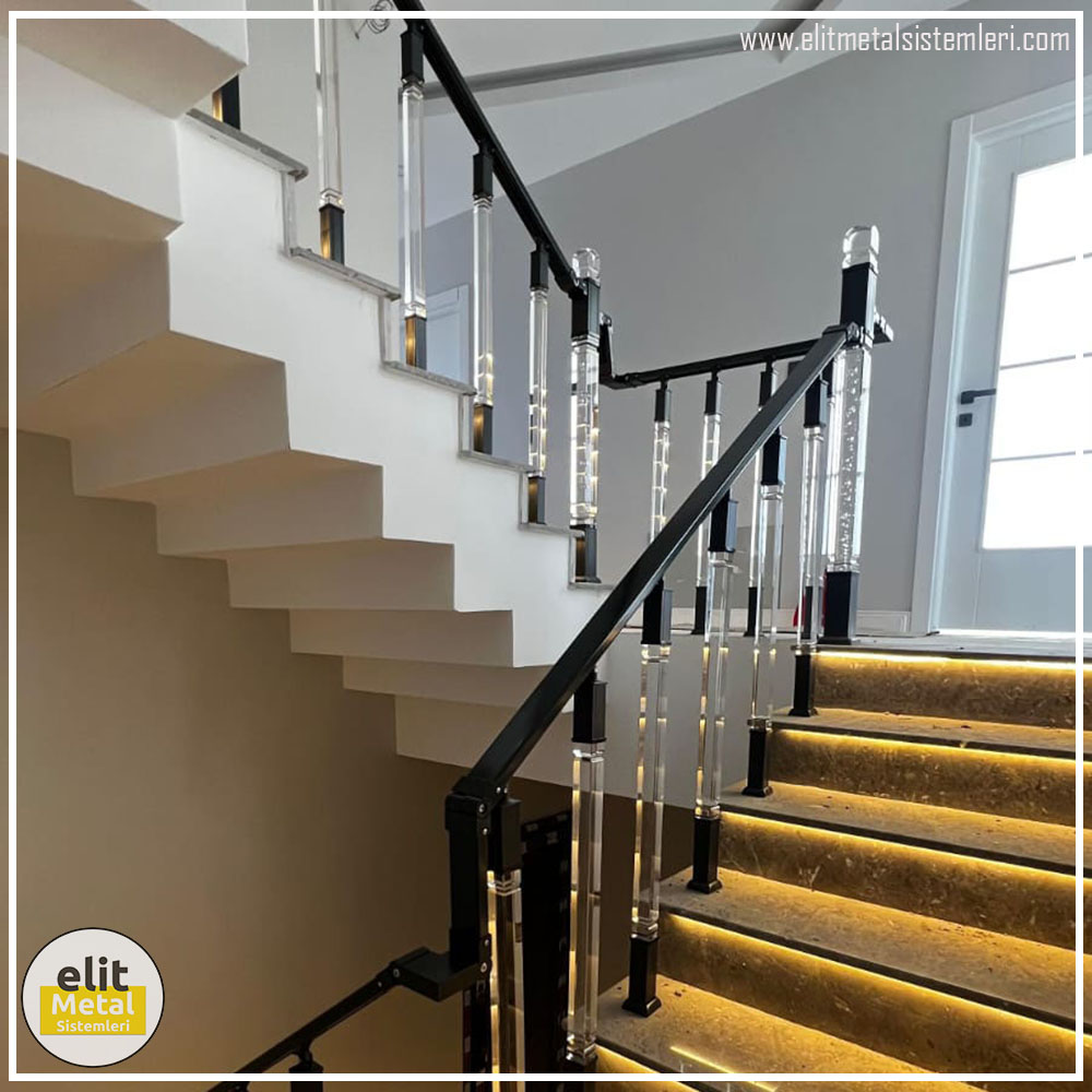 alüminyum çit sistemleri, alüminyum merdiven bariyeri, balkon alüminyum panel, paslanmaz alüminyum güvenlik, dayanıklı alüminyum korkuluk profili, cam panel balkon korkuluğu, temperli cam merdiven paneli, şeffaf cam güvenlik bariyeri, paslanmaz cam bağlantı elemanları, dekoratif cam panel çözümleri, ferforje balkon bariyeri, el işçiliği ferforje panel, özel tasarım ferforje güvenlik, ferforje dış alan koruma, dayanıklı ferforje çit, lazer kesim metal panel, desenli lazer kesim korkuluk, lazer teknoloji ile üretilmiş korkuluk, özel motifli lazer panel, dekoratif lazer metal bariyer, galvaniz mesh panel çit, sanayi tipi mesh güvenlik, tel örgü panel uygulaması, otopark güvenlik paneli, balkon tel panel çözümü, pleksi merdiven paneli, şeffaf pleksi bariyer, dayanıklı pleksi korkuluk, iç mekân pleksi uygulaması, alüminyum duvar tutamaç, merdiven alüminyum tutamak, dayanıklı duvar destek aparatı, motorlu otomatik tente sistemi, açılır kapanır pergole uygulaması, uzaktan kumandalı pergole, motorlu kepenk sistemi, güvenlikli otomatik kepenk, alüminyum çerçeveli kış bahçesi, camlı teras kış bahçesi, kompozit panel dış cephe, alüminyum kaplamalı kompozit panel