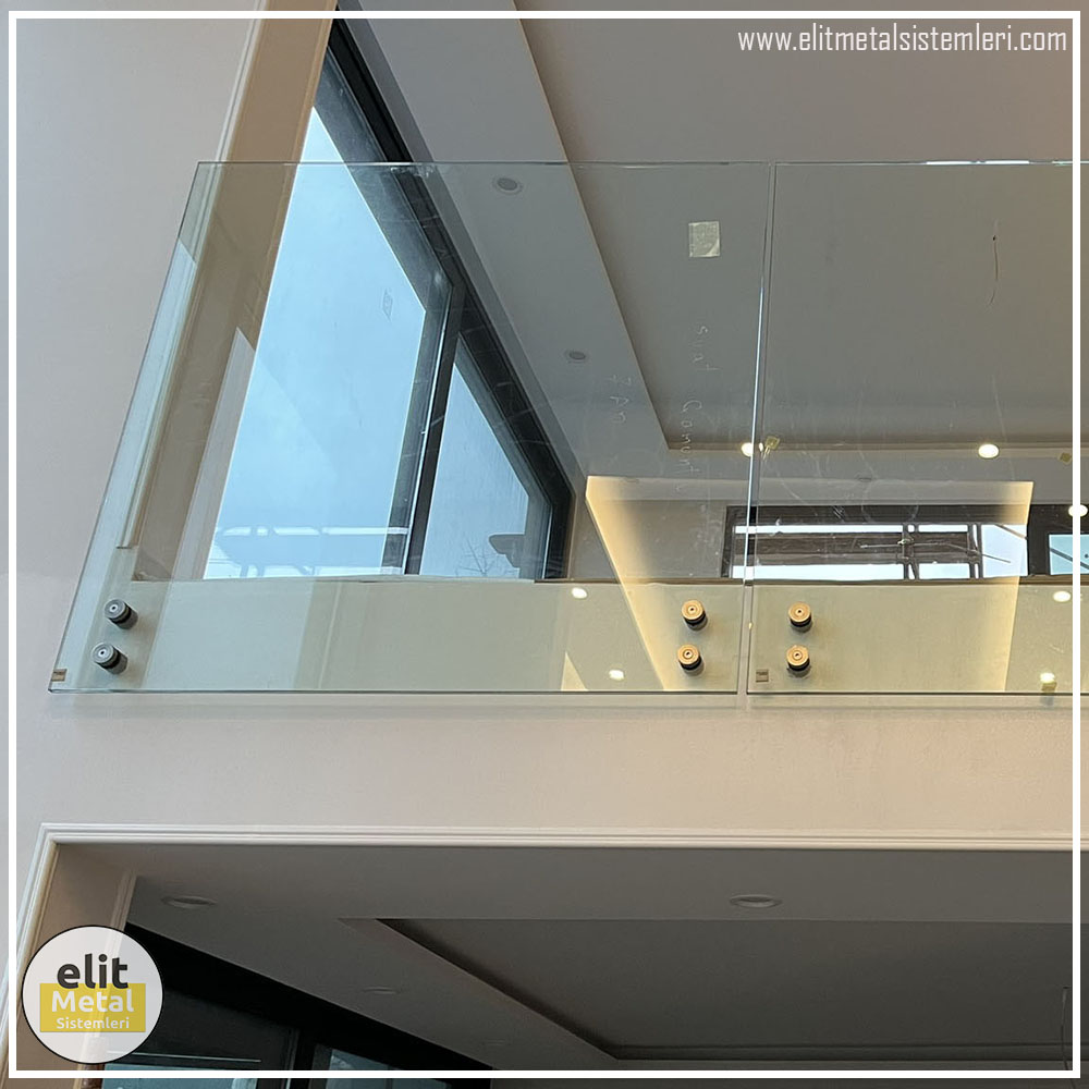alüminyum çit sistemleri, alüminyum merdiven bariyeri, balkon alüminyum panel, paslanmaz alüminyum güvenlik, dayanıklı alüminyum korkuluk profili, cam panel balkon korkuluğu, temperli cam merdiven paneli, şeffaf cam güvenlik bariyeri, paslanmaz cam bağlantı elemanları, dekoratif cam panel çözümleri, ferforje balkon bariyeri, el işçiliği ferforje panel, özel tasarım ferforje güvenlik, ferforje dış alan koruma, dayanıklı ferforje çit, lazer kesim metal panel, desenli lazer kesim korkuluk, lazer teknoloji ile üretilmiş korkuluk, özel motifli lazer panel, dekoratif lazer metal bariyer, galvaniz mesh panel çit, sanayi tipi mesh güvenlik, tel örgü panel uygulaması, otopark güvenlik paneli, balkon tel panel çözümü, pleksi merdiven paneli, şeffaf pleksi bariyer, dayanıklı pleksi korkuluk, iç mekân pleksi uygulaması, alüminyum duvar tutamaç, merdiven alüminyum tutamak, dayanıklı duvar destek aparatı, motorlu otomatik tente sistemi, açılır kapanır pergole uygulaması, uzaktan kumandalı pergole, motorlu kepenk sistemi, güvenlikli otomatik kepenk, alüminyum çerçeveli kış bahçesi, camlı teras kış bahçesi, kompozit panel dış cephe, alüminyum kaplamalı kompozit panel
