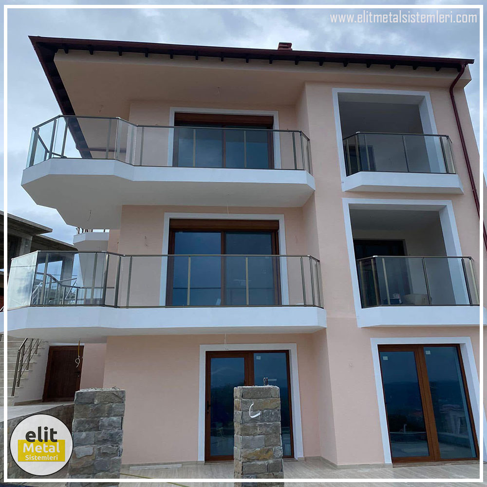 alüminyum çit sistemleri, alüminyum merdiven bariyeri, balkon alüminyum panel, paslanmaz alüminyum güvenlik, dayanıklı alüminyum korkuluk profili, cam panel balkon korkuluğu, temperli cam merdiven paneli, şeffaf cam güvenlik bariyeri, paslanmaz cam bağlantı elemanları, dekoratif cam panel çözümleri, ferforje balkon bariyeri, el işçiliği ferforje panel, özel tasarım ferforje güvenlik, ferforje dış alan koruma, dayanıklı ferforje çit, lazer kesim metal panel, desenli lazer kesim korkuluk, lazer teknoloji ile üretilmiş korkuluk, özel motifli lazer panel, dekoratif lazer metal bariyer, galvaniz mesh panel çit, sanayi tipi mesh güvenlik, tel örgü panel uygulaması, otopark güvenlik paneli, balkon tel panel çözümü, pleksi merdiven paneli, şeffaf pleksi bariyer, dayanıklı pleksi korkuluk, iç mekân pleksi uygulaması, alüminyum duvar tutamaç, merdiven alüminyum tutamak, dayanıklı duvar destek aparatı, motorlu otomatik tente sistemi, açılır kapanır pergole uygulaması, uzaktan kumandalı pergole, motorlu kepenk sistemi, güvenlikli otomatik kepenk, alüminyum çerçeveli kış bahçesi, camlı teras kış bahçesi, kompozit panel dış cephe, alüminyum kaplamalı kompozit panel