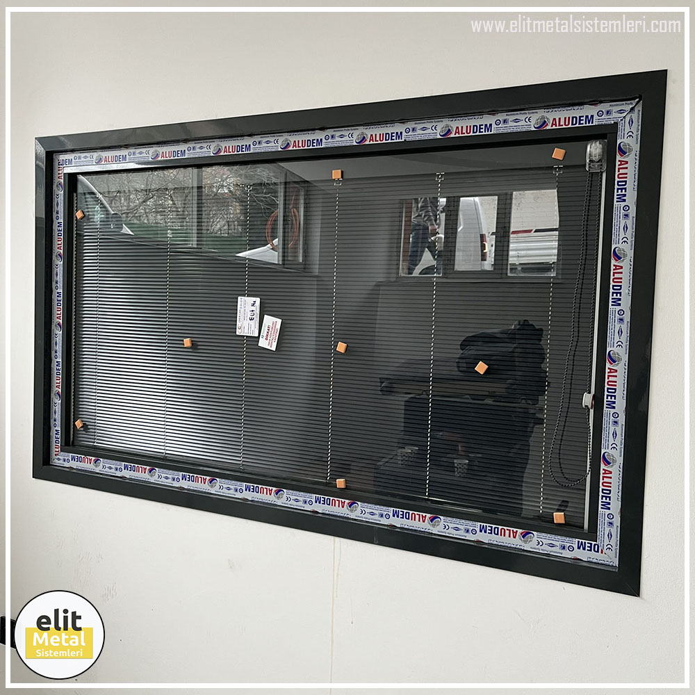 alüminyum çit sistemleri, alüminyum merdiven bariyeri, balkon alüminyum panel, paslanmaz alüminyum güvenlik, dayanıklı alüminyum korkuluk profili, cam panel balkon korkuluğu, temperli cam merdiven paneli, şeffaf cam güvenlik bariyeri, paslanmaz cam bağlantı elemanları, dekoratif cam panel çözümleri, ferforje balkon bariyeri, el işçiliği ferforje panel, özel tasarım ferforje güvenlik, ferforje dış alan koruma, dayanıklı ferforje çit, lazer kesim metal panel, desenli lazer kesim korkuluk, lazer teknoloji ile üretilmiş korkuluk, özel motifli lazer panel, dekoratif lazer metal bariyer, galvaniz mesh panel çit, sanayi tipi mesh güvenlik, tel örgü panel uygulaması, otopark güvenlik paneli, balkon tel panel çözümü, pleksi merdiven paneli, şeffaf pleksi bariyer, dayanıklı pleksi korkuluk, iç mekân pleksi uygulaması, alüminyum duvar tutamaç, merdiven alüminyum tutamak, dayanıklı duvar destek aparatı, motorlu otomatik tente sistemi, açılır kapanır pergole uygulaması, uzaktan kumandalı pergole, motorlu kepenk sistemi, güvenlikli otomatik kepenk, alüminyum çerçeveli kış bahçesi, camlı teras kış bahçesi, kompozit panel dış cephe, alüminyum kaplamalı kompozit panel