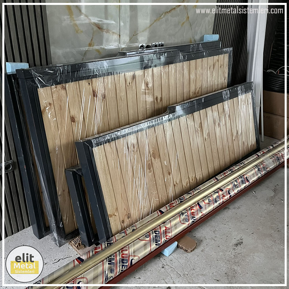 alüminyum çit sistemleri, alüminyum merdiven bariyeri, balkon alüminyum panel, paslanmaz alüminyum güvenlik, dayanıklı alüminyum korkuluk profili, cam panel balkon korkuluğu, temperli cam merdiven paneli, şeffaf cam güvenlik bariyeri, paslanmaz cam bağlantı elemanları, dekoratif cam panel çözümleri, ferforje balkon bariyeri, el işçiliği ferforje panel, özel tasarım ferforje güvenlik, ferforje dış alan koruma, dayanıklı ferforje çit, lazer kesim metal panel, desenli lazer kesim korkuluk, lazer teknoloji ile üretilmiş korkuluk, özel motifli lazer panel, dekoratif lazer metal bariyer, galvaniz mesh panel çit, sanayi tipi mesh güvenlik, tel örgü panel uygulaması, otopark güvenlik paneli, balkon tel panel çözümü, pleksi merdiven paneli, şeffaf pleksi bariyer, dayanıklı pleksi korkuluk, iç mekân pleksi uygulaması, alüminyum duvar tutamaç, merdiven alüminyum tutamak, dayanıklı duvar destek aparatı, motorlu otomatik tente sistemi, açılır kapanır pergole uygulaması, uzaktan kumandalı pergole, motorlu kepenk sistemi, güvenlikli otomatik kepenk, alüminyum çerçeveli kış bahçesi, camlı teras kış bahçesi, kompozit panel dış cephe, alüminyum kaplamalı kompozit panel