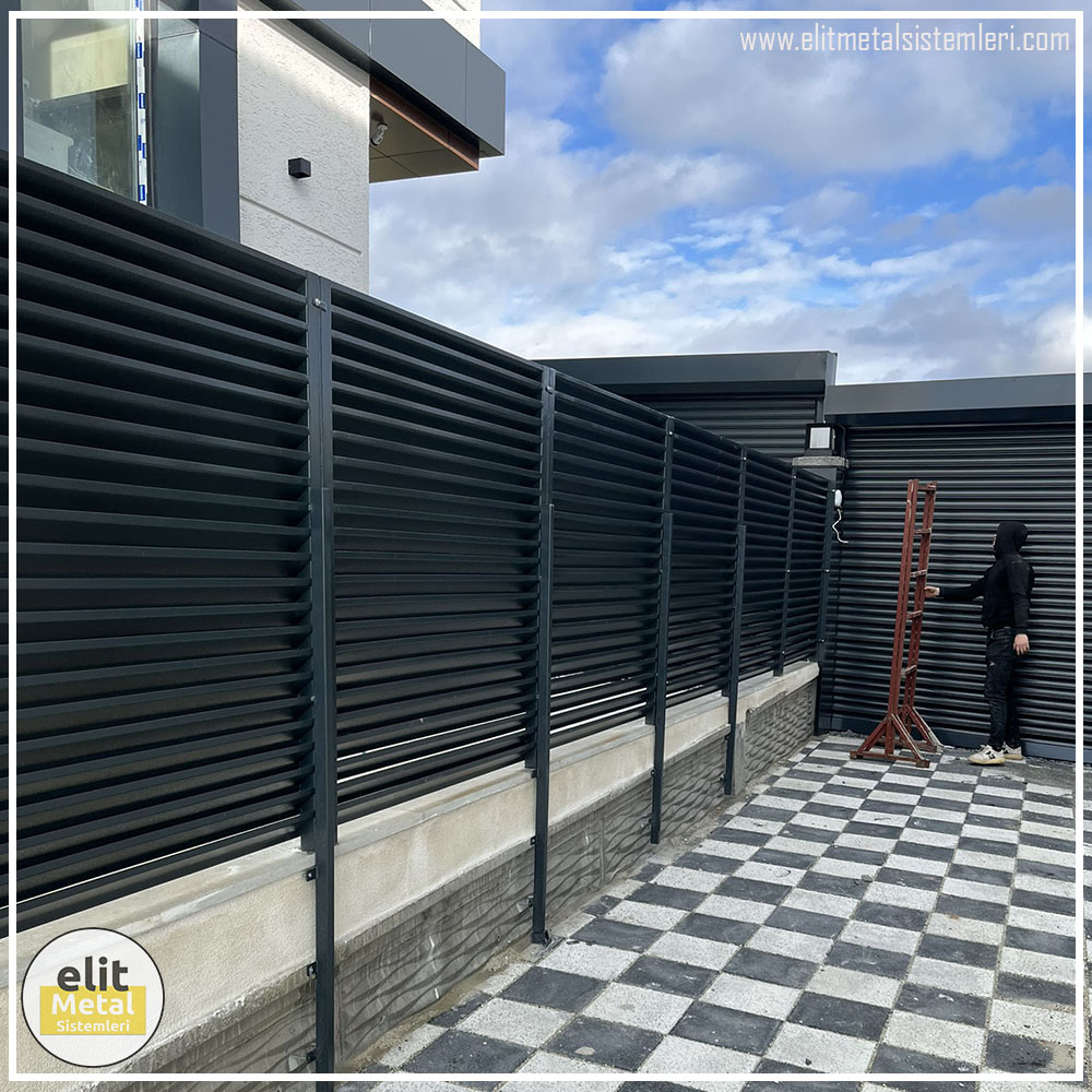 alüminyum çit sistemleri, alüminyum merdiven bariyeri, balkon alüminyum panel, paslanmaz alüminyum güvenlik, dayanıklı alüminyum korkuluk profili, cam panel balkon korkuluğu, temperli cam merdiven paneli, şeffaf cam güvenlik bariyeri, paslanmaz cam bağlantı elemanları, dekoratif cam panel çözümleri, ferforje balkon bariyeri, el işçiliği ferforje panel, özel tasarım ferforje güvenlik, ferforje dış alan koruma, dayanıklı ferforje çit, lazer kesim metal panel, desenli lazer kesim korkuluk, lazer teknoloji ile üretilmiş korkuluk, özel motifli lazer panel, dekoratif lazer metal bariyer, galvaniz mesh panel çit, sanayi tipi mesh güvenlik, tel örgü panel uygulaması, otopark güvenlik paneli, balkon tel panel çözümü, pleksi merdiven paneli, şeffaf pleksi bariyer, dayanıklı pleksi korkuluk, iç mekân pleksi uygulaması, alüminyum duvar tutamaç, merdiven alüminyum tutamak, dayanıklı duvar destek aparatı, motorlu otomatik tente sistemi, açılır kapanır pergole uygulaması, uzaktan kumandalı pergole, motorlu kepenk sistemi, güvenlikli otomatik kepenk, alüminyum çerçeveli kış bahçesi, camlı teras kış bahçesi, kompozit panel dış cephe, alüminyum kaplamalı kompozit panel